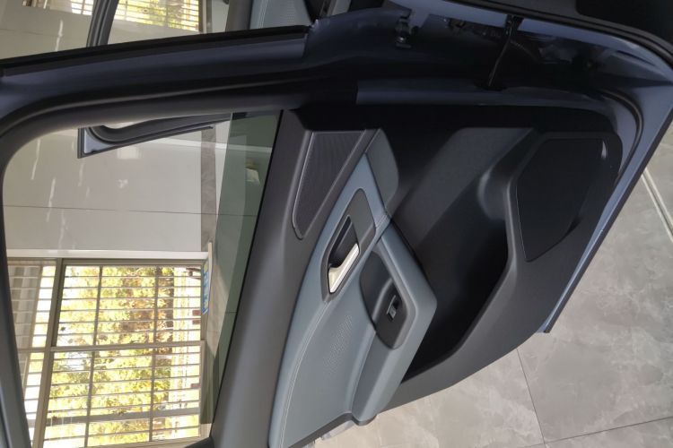 奥迪Q6L e-tron 2026款 首发领航版车身外观6010