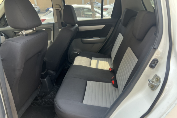 铃木 雨燕 2013款 1.3L 手动超值版中控内饰7003