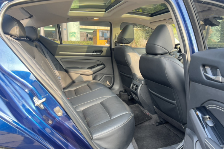 日产 天籁 2021款 2.0L XL 舒适版中控内饰7008