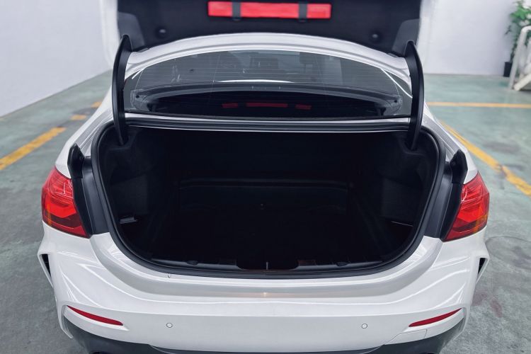 宝马1系 2021款 120i M运动曜夜版中控内饰7007