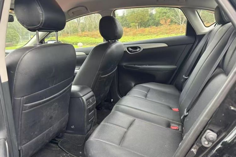 日产 轩逸 2024款 改款二 经典 1.6XE CVT舒适版中控内饰7004