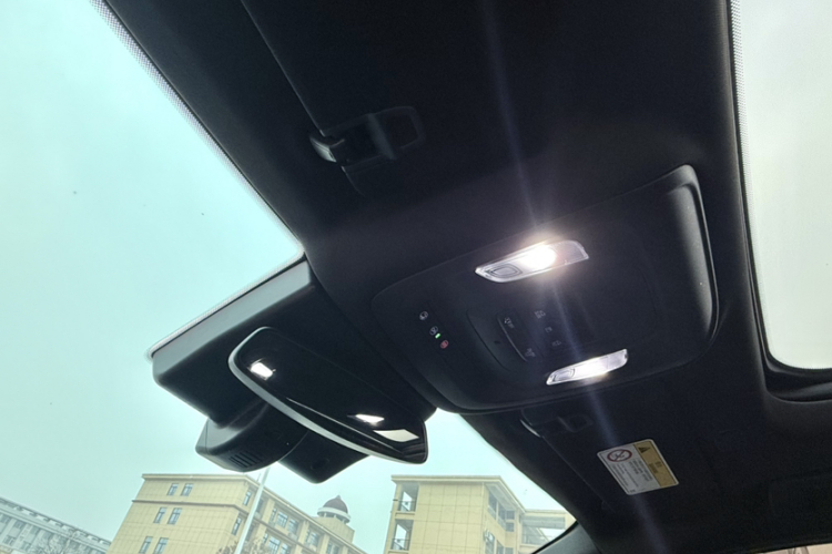 凯迪拉克CT5 2024款 28T 豪华型Pro中控内饰7009