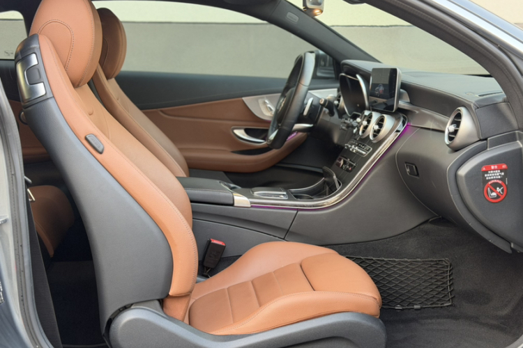 奔驰C级(进口) 2020款 C 260 轿跑车中控内饰7003