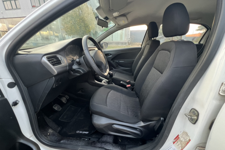 雪铁龙 爱丽舍 2016款 1.6L 手动时尚型中控内饰7003