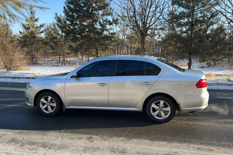 大众 朗逸 2013款 改款经典 1.6L 手动风尚版车身外观6005