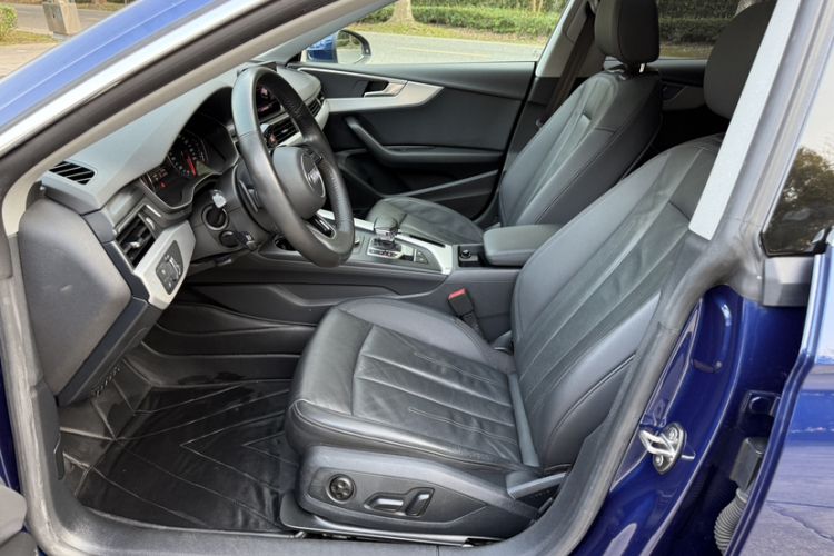 奥迪A5 2017款 Sportback 40 TFSI 时尚型中控内饰7008