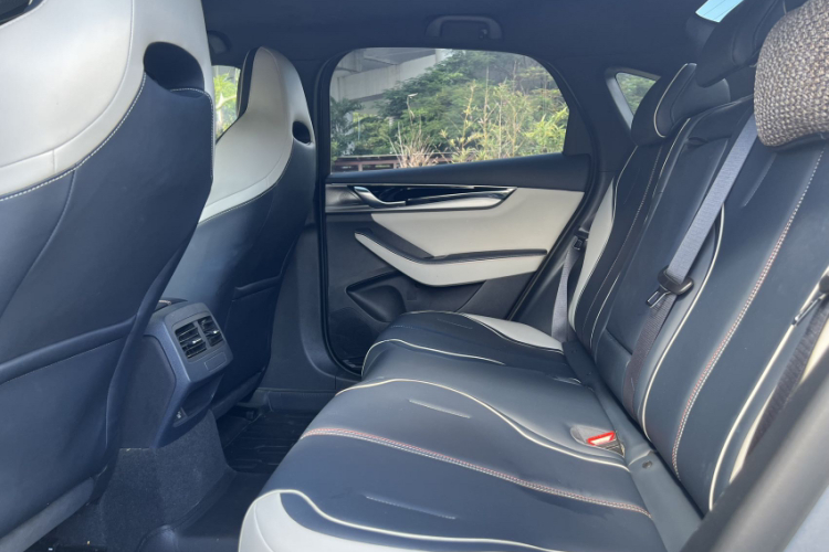 比亚迪 秦PLUS 2021款 DM-i 55KM 旗舰型局部细节9001