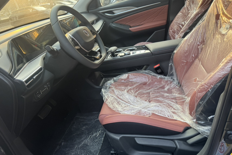 长安 逸动 2025款 PLUS 1.4T 双离合高能版中控内饰7006