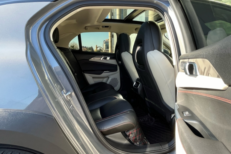 领克02 2018款 1.5T DCT两驱耀Pro版 国V中控内饰7009