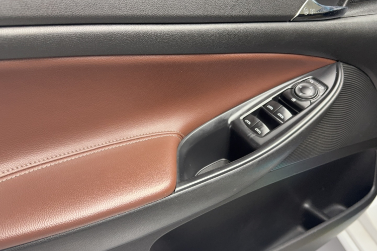 别克GL6 2019款 18T 6座互联尊贵型 国V局部细节9003