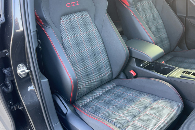 大众 高尔夫GTI 2025款 380TSI DSG GTI局部细节41