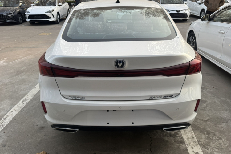 长安 逸动 2025款 PLUS 1.4T 双离合高能版车身外观6002