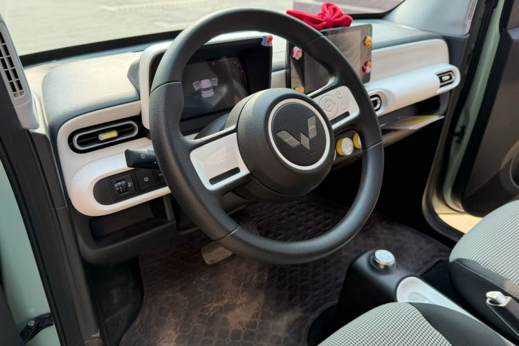 五菱汽车 宏光MINIEV 2024款 第三代 215km 进阶版中控内饰7003