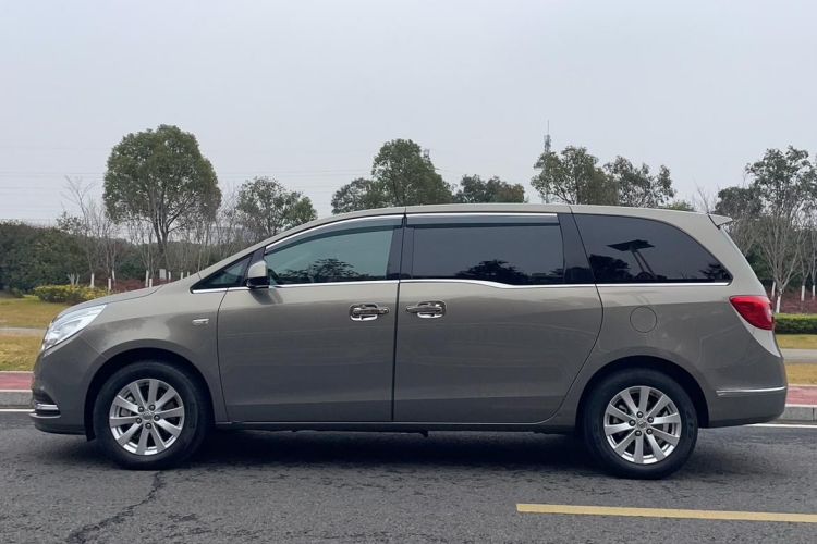 别克GL8 2017款 25S 舒适型 国V车身外观6002