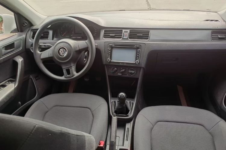 大众 桑塔纳 2015款 1.4L 手动风尚版中控内饰7001