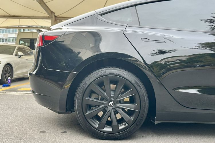 特斯拉 Model 3 2022款 后轮驱动版局部细节9002