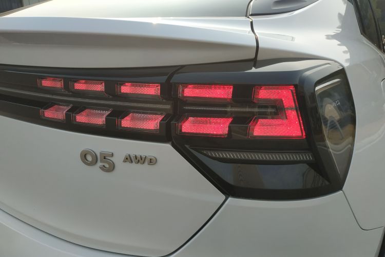 领克05 2020款 2.0TD 四驱劲Halo车身外观6010