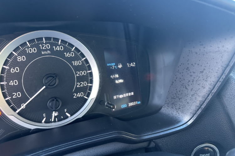 丰田 雷凌 2023款 185T CVT豪华版中控内饰15