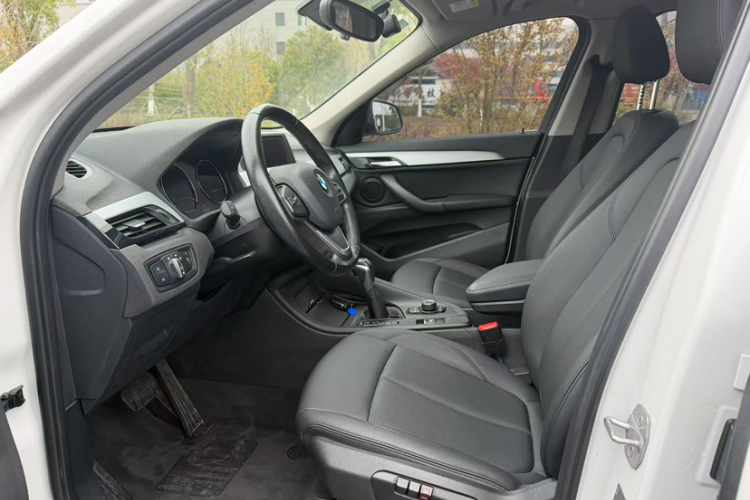 宝马X1 2019款 sDrive20Li 领先型中控内饰7006