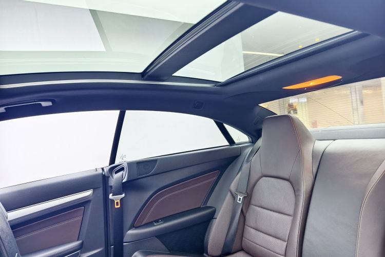 奔驰E级(进口) 2014款 E 200 轿跑版中控内饰7005