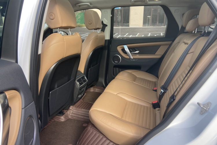 路虎 发现运动版 2024款 豪华定制版中控内饰7005