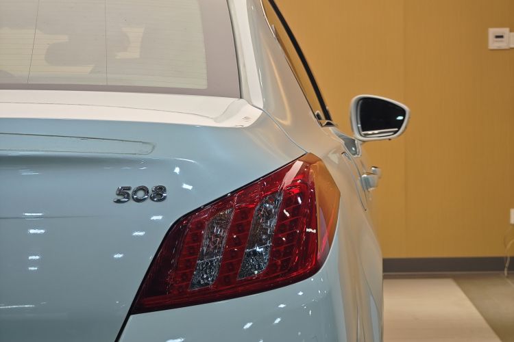 标致508 2013款 2.3L 两周年纪念 自动旗舰版车身外观6015
