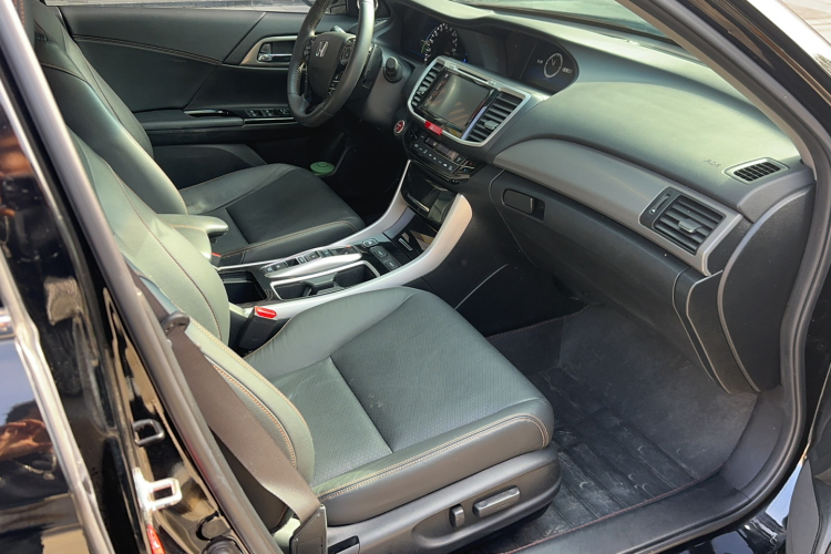 本田 雅阁 2016款 混动 2.0L 锐领版中控内饰7006