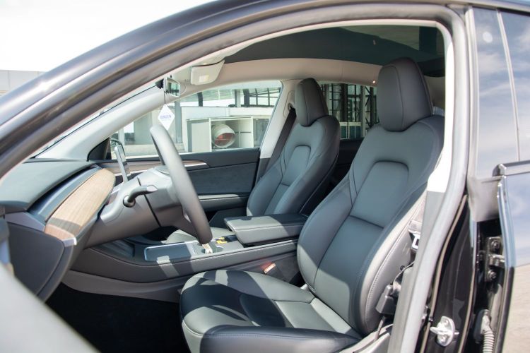 特斯拉 Model Y 2022款 后轮驱动版中控内饰7007