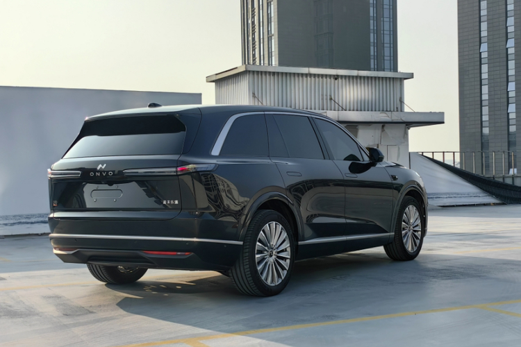 乐道L90 2025款 Ultra 六座版车身外观6003