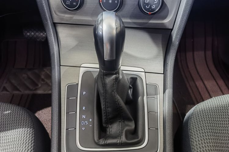 大众 高尔夫 2016款 1.6L 自动舒适型中控内饰7005