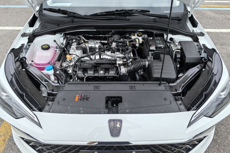 荣威i5 2023款 1.5L CVT豪华版中控内饰7006