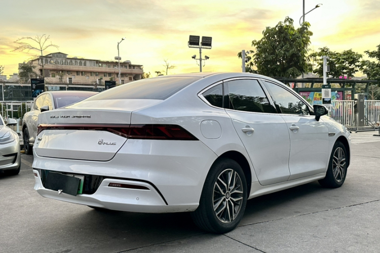 比亚迪 秦PLUS 2021款 EV 510KM 出行版车身外观6005