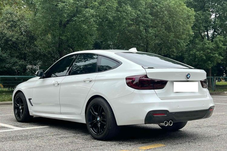 宝马3系GT 2020款 320i M运动套装车身外观6004