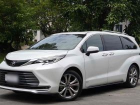 丰田 赛那SIENNA 2024款 2.5L混动 至尊版