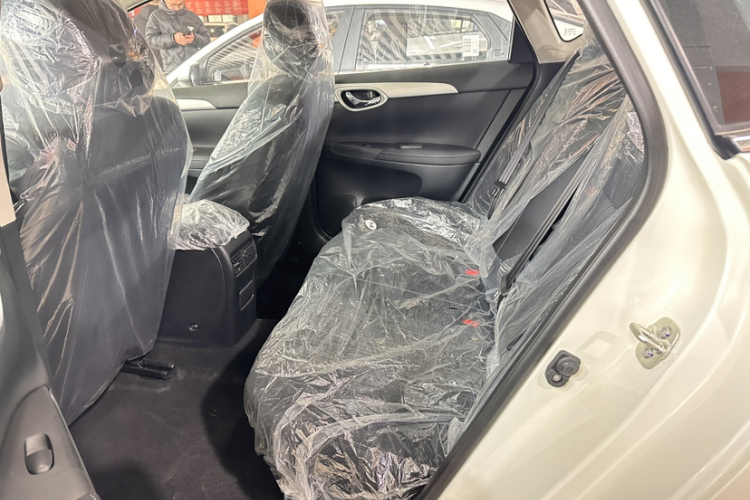 日产 轩逸 2024款 经典 1.6XE CVT舒适版中控内饰7004