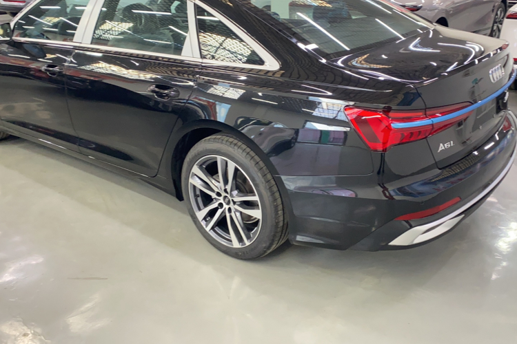 奥迪A6L 2025款 改款 40 TFSI 豪华动感型车身外观6005