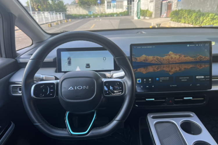 埃安 AION Y 2023款 Plus 510 乐享版中控内饰7004