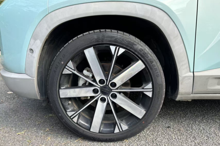 吉利汽车 吉利icon 2023款 1.5TD 巧克力醇臻版车身外观6007