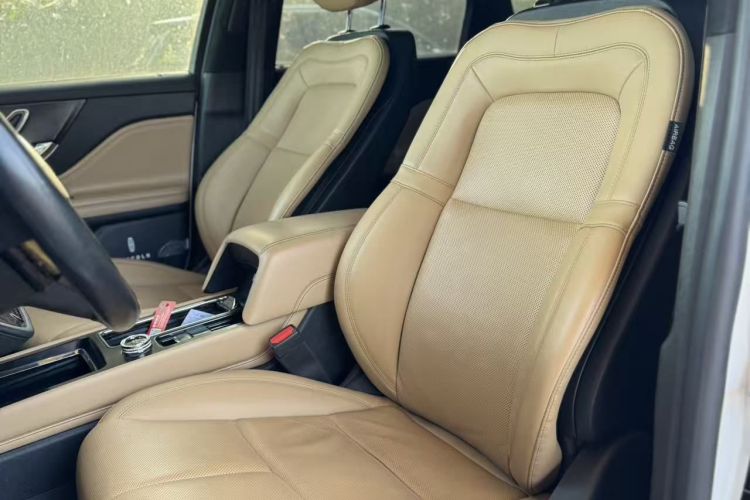 林肯 冒险家 2022款 2.0T 两驱尊雅版中控内饰7005