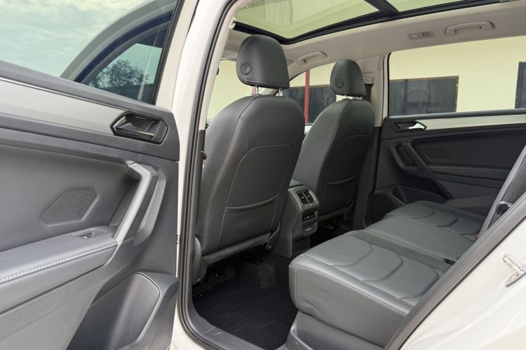 大众 途观L 2018款 330TSI 自动两驱豪华版中控内饰7004