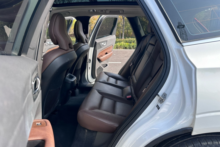 沃尔沃XC60 2020款 T5 四驱智远豪华版中控内饰7003