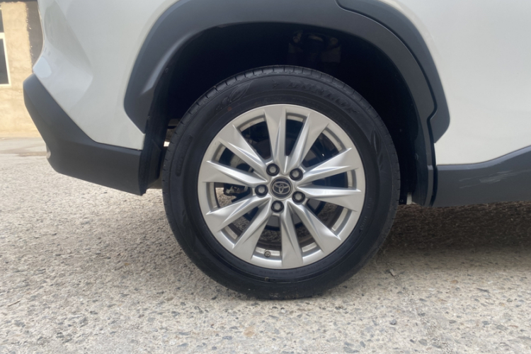 丰田 卡罗拉锐放 2022款 2.0L 先锋版车身外观6009