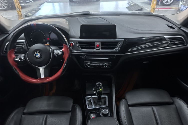 宝马1系 2020款 120i M运动套装中控内饰7001