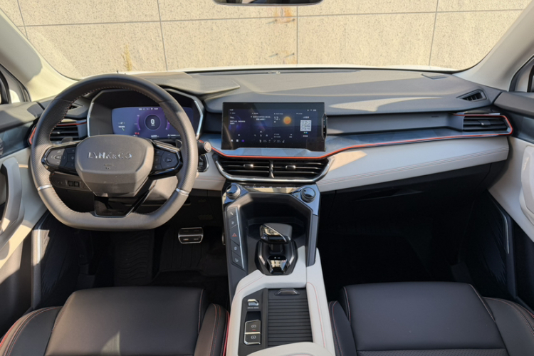 领克06 2020款 1.5T 耀Halo中控内饰7003