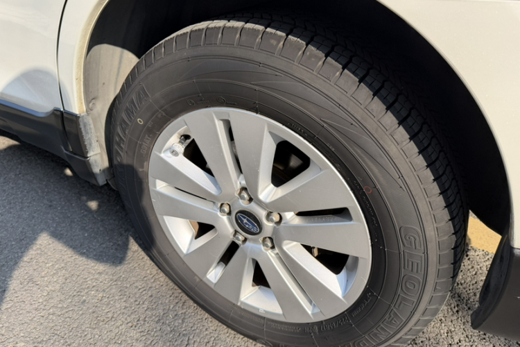 斯巴鲁 傲虎 2016款 2.5i 豪华导航版车身外观6011