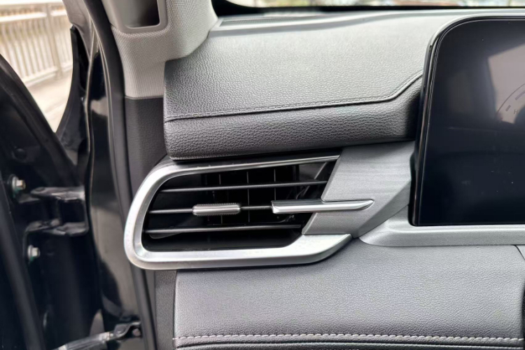 福特 领裕 2021款 EcoBoost 225 铂领型 5座中控内饰7011