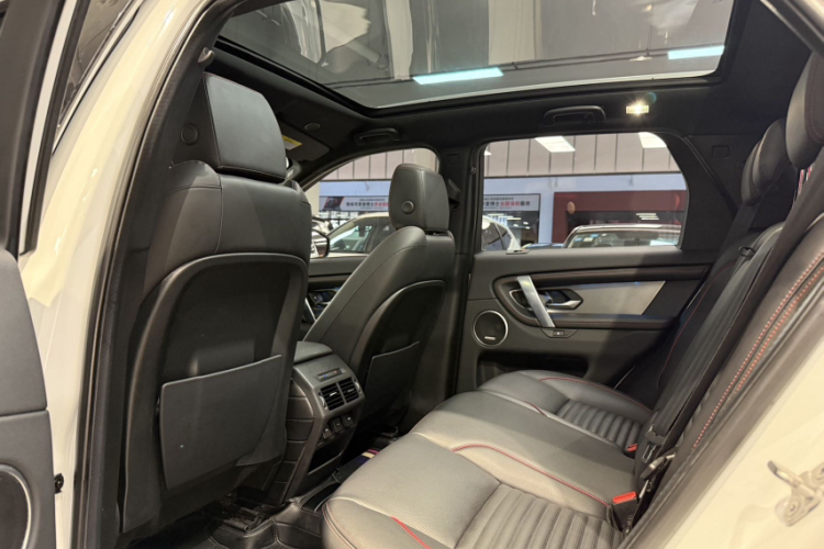 路虎 发现运动版 2022款 249PS 大都会版 5座中控内饰7003