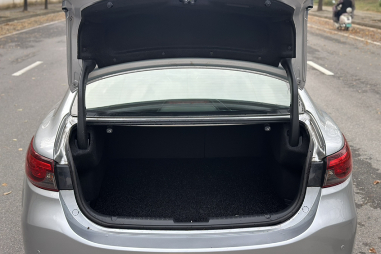 马自达 阿特兹 2018款 2.0L 蓝天豪华版 国VI局部细节23