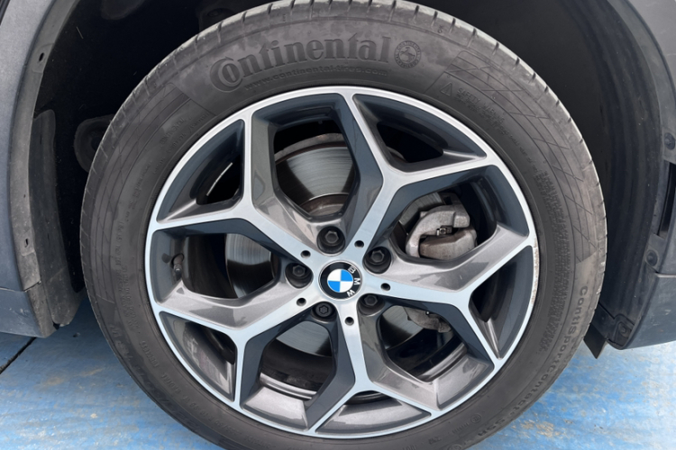 宝马X1 2016款 sDrive20Li 豪华型局部细节9004