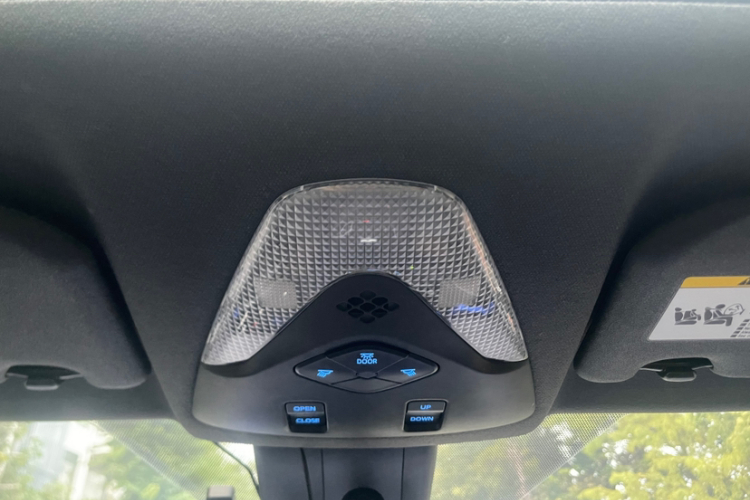 丰田C-HR 2020款 2.0L 领先版中控内饰7015